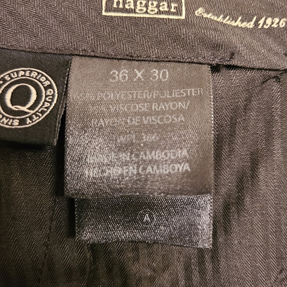 Men's Haggar Navy Pinstripe suit size 44R - Picture 12 of 14